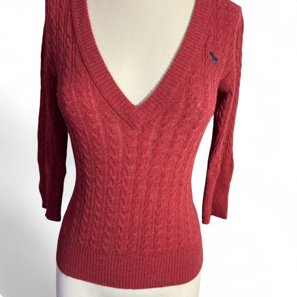 Abercrombie & Fitch Red V-Neck Cable Sweater - Picture 2 of 3